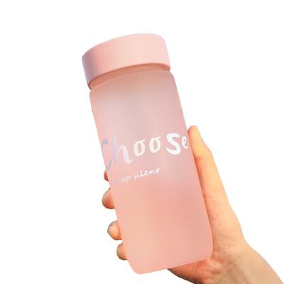 Custom Gym Sports Lecksicherer Wasserkocher Tragbare Wasserflasche mit klarem Becher und Seil