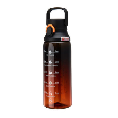 Durchsichtiger Schrägfarbkessel 750 ml Kapazität Schnappkappe Sportflasche mit Griff
