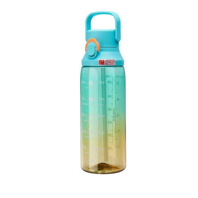Durchsichtiger Schrägfarbkessel 750 ml Kapazität Schnappkappe Sportflasche mit Griff