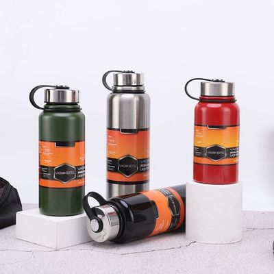 800 ml Vakuum-isolierter Becher aus Edelstahl mit großer Kapazität und reisefreundlichem Design