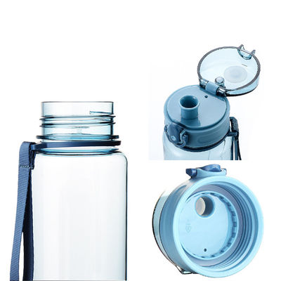 Halten Sie sich während Ihres Campingausflugs mit der See Through PP Tritan Silikon Wasserflasche hydratisiert