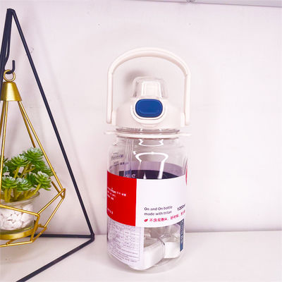 Weiße 1,2 L Sportflasche aus Kunststoff mit Strohwasserflasche mit Zeitmarker für täglich
