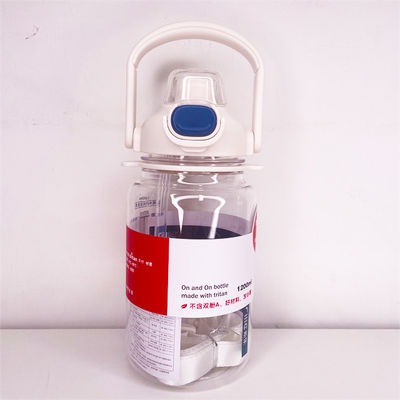Weiße 1,2 L Sportflasche aus Kunststoff mit Strohwasserflasche mit Zeitmarker für täglich