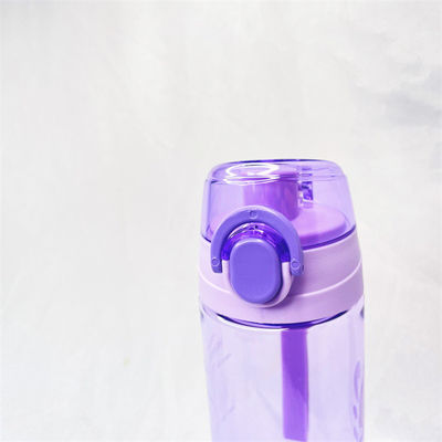 Tritan 600 ml Lila Wasserflasche Kunststoff Sportgetränke Flasche mit Griffseil für das Fitnessstudio