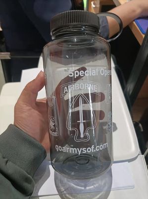 1000 ml Bpa-freie Plastikflasche mit Schuppen für Outdoor-Sportarten