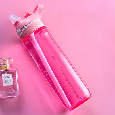750 ml Fitness-Protein-Strein-Shaker Flasche mit Stroh Tritan Nahrungsmittel Silikon-Wasserflasche