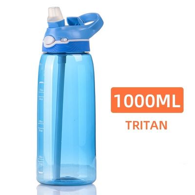 Halten Sie sich mit dieser 1 Liter BPA-freien Wasserflasche aus Tritan-Kunststoff und Stroh gehalten hydratisiert