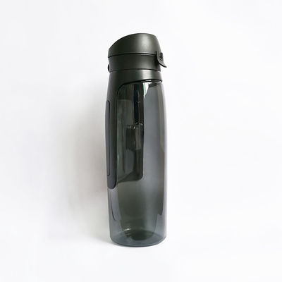 Minimalistischer Design 750 ml Sportflasche aus Kunststoff für die Hydratation unterwegs