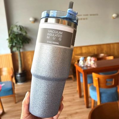 Maßgeschneiderte Farbe 20 oz / 30 oz Edelstahl Isolierwasserbecher mit Stroh für Fitness