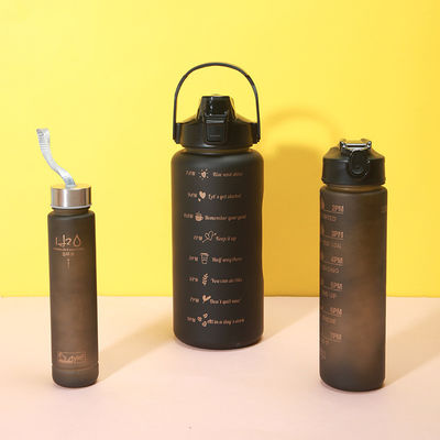 2000 ml 900 ml 300 ml 3 in 1 spezielle Plastikhalmflasche mit Zeitmarker für Fitnessstudio und Sport