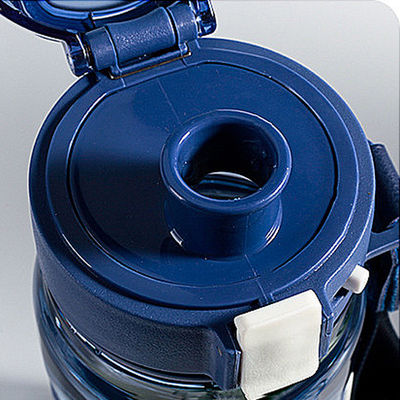 Direktes Trinken Flip Strohwasserflasche mit 680 ml und 860 ml Kapazität Tritan Kunststoff