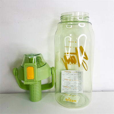 Ausgerüstet mit Korrosionsschutz 850 ml und 1 L Korea Tritan Frucht Infuser Flasche