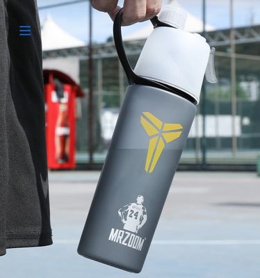 400/600 ml Outdoor Plastik-Sportwasserbecher mit Wasserströmungsmethode Druckart Grün