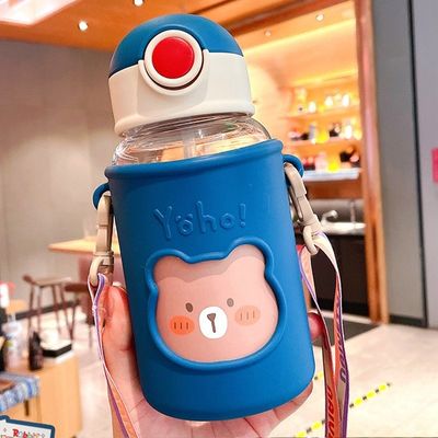 Portable 620ml 3D Aufkleber Plastik Wasserflasche niedliche Bärflasche für Kinder und Studenten
