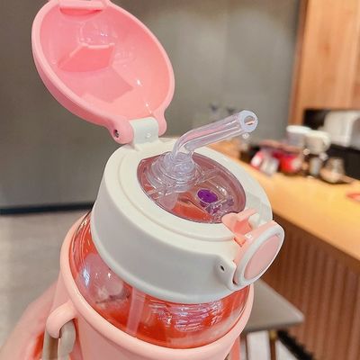 Portable 620ml 3D Aufkleber Plastik Wasserflasche niedliche Bärflasche für Kinder und Studenten