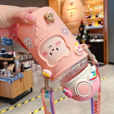 Portable 620ml 3D Aufkleber Plastik Wasserflasche niedliche Bärflasche für Kinder und Studenten