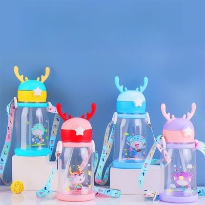 Schönes Design 600ml Zeichentrickfilm Kinder Tassen Plastik Trinkwasserflasche mit Stroh