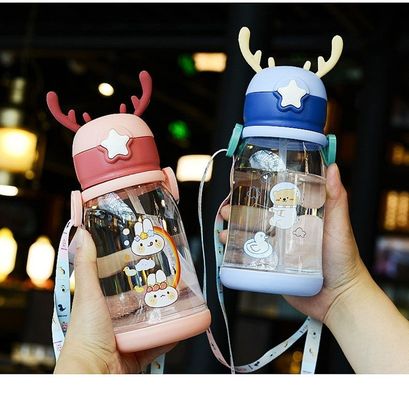 Schönes Design 600ml Zeichentrickfilm Kinder Tassen Plastik Trinkwasserflasche mit Stroh
