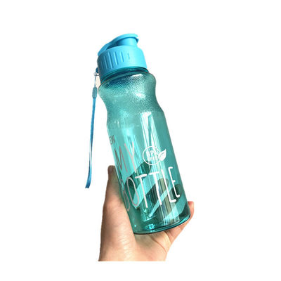 Selbstfahrende Fahrt 500 ml BPA-freie Wasserflasche mit undichtem Deckel und klarem Material