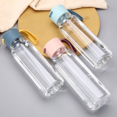 Bleiben Sie überall hydratisiert 550 ml tragbare Tritan-Wasserflasche mit Korrosionsschutzbeschichtung