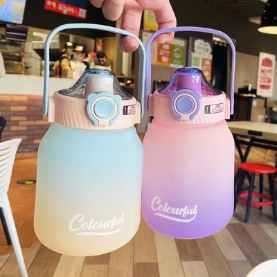 Outdoor-Sport/Camping-Plastikbecher mit Stroh und großer Kapazität