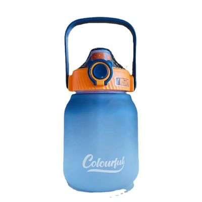 Outdoor-Sport/Camping-Plastikbecher mit Stroh und großer Kapazität