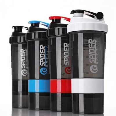 Personalisierte Drei-Schicht-Shaker-Flasche mit Deckel für Fitness-Sport im Freien