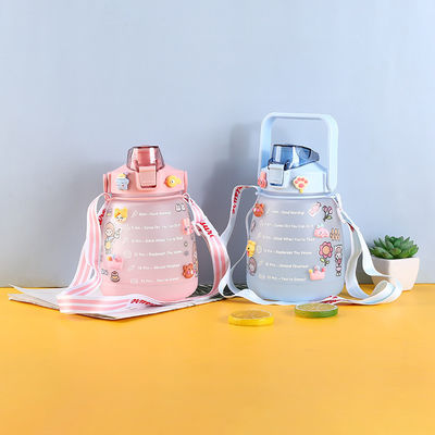 Kundenorientierter Service 45 Oz Kinderflasche mit Aufkleber und großer Kapazität
