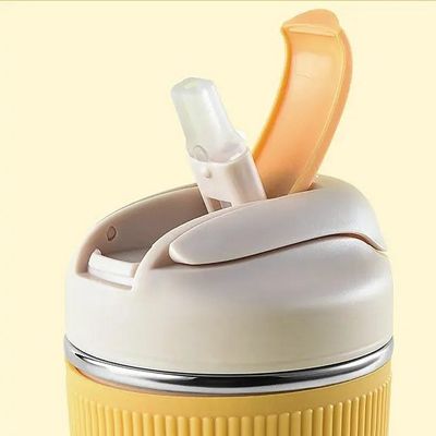 350 ml/480 ml Produktionskapazität 316 Edelstahl Wasserflasche mit Silikonhüllen