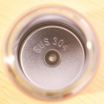 Vakuumflaschen Thermosen Kleinkapazität Isolierte Tasse mit kreativem Holzkorndesign