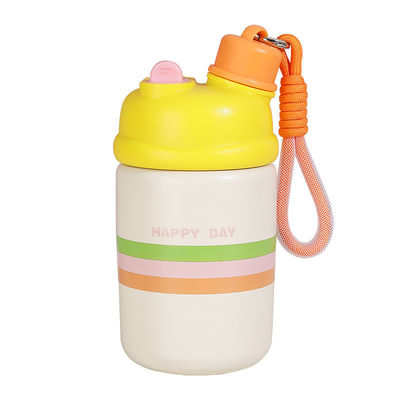 Tragbare Wasserflasche aus Edelstahl 500 ml Kapazität Isolierter Kaffeebecher mit Stroh