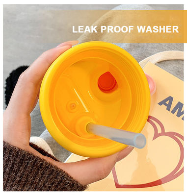 Tragbare Wasserflasche aus Edelstahl 500 ml Kapazität Isolierter Kaffeebecher mit Stroh