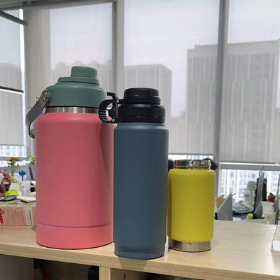 Edelstahl 304 Vakuumbecher Isolierte Wasserflasche 650 ml für Sport und Produktion
