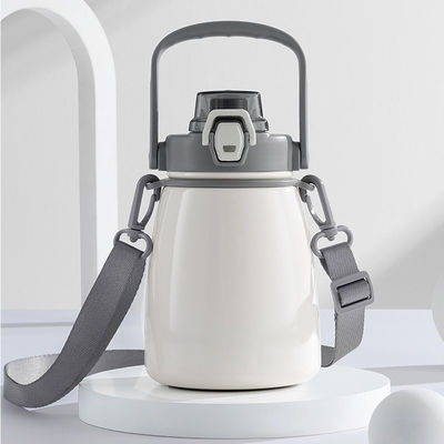 Isolierte Wasserflasche aus Edelstahl, Druckverpackung für Getränke