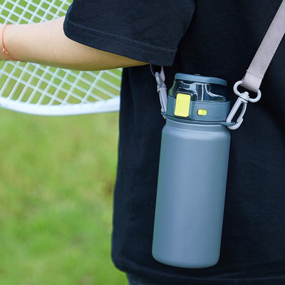 316 Edelstahl Becherkörper Doppelwand Isolierte Wasserflasche für aktive Abenteuer
