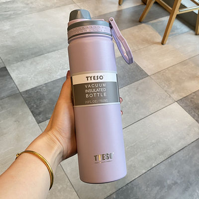 Isolierte Sportflasche aus Edelstahl mit Stroh, BPA-frei und doppelwandig