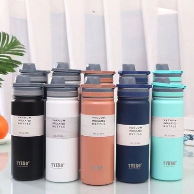 Isolierte Sportflasche aus Edelstahl mit Stroh, BPA-frei und doppelwandig