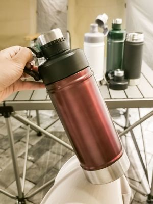 Gelb isolierte Edelstahl Sport Wasserflasche Bpa frei Vakuum Flasche 18oz 25oz Wasserflaschen