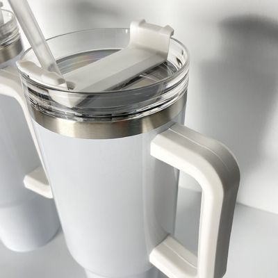 Custom Logo 40oz Weiße Sublimation Edelstahl Vakuumflasche mit Stroh Eis Tumbler