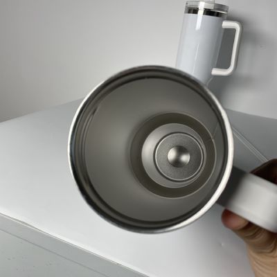 Edelstahl isolierter Reisemug mit benutzerdefiniertem Logo Griff Wärmer farbenfroh und sicher