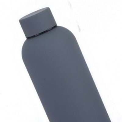 OEM akzeptable Vakuumflasche aus Edelstahl 500 ml 750 ml Doppelwand-Gummifarbflasche