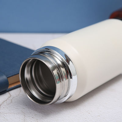 600 ml Smart-Vakuum-Flasche-Thermos mit Doppelwand-Temperaturregelung aus Edelstahl