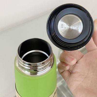 304 Edelstahl 18 Oz Cola Flasche für Sport Vakuum Flasche Pulver beschichtet Wasserflasche